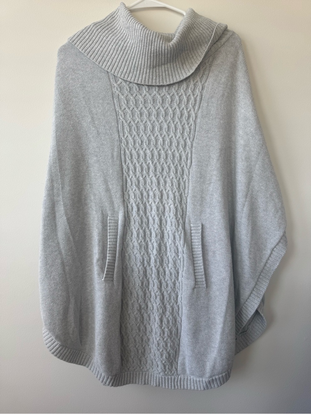 CAbi Gray Cable Knit Turtleneck Poncho Sweater Sz S Pockets Lagenlook